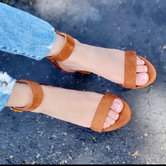 Womens Suede Ankle Strap Block Heel Dress Sandals Tan Color - Picture 4 of 5